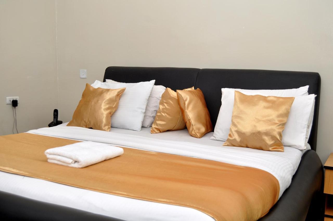 Primal Hotel Isaac John Gra Ikeja Eksteriør bilde